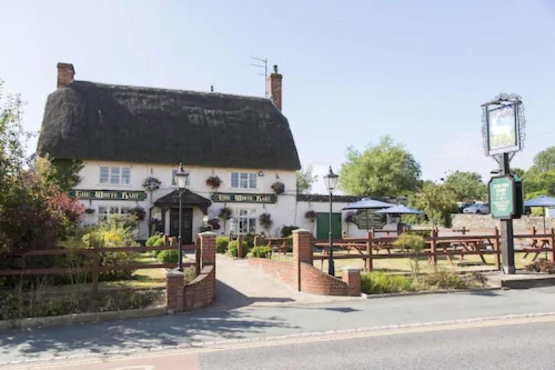 The White Hart, Wroughton Bed & Breakfast Swindon Ngoại thất bức ảnh